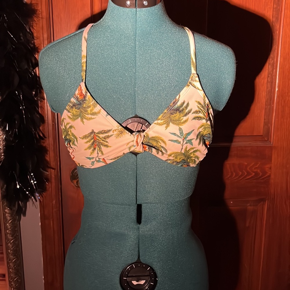 Bathing suit bundle - Picture 2 of 5